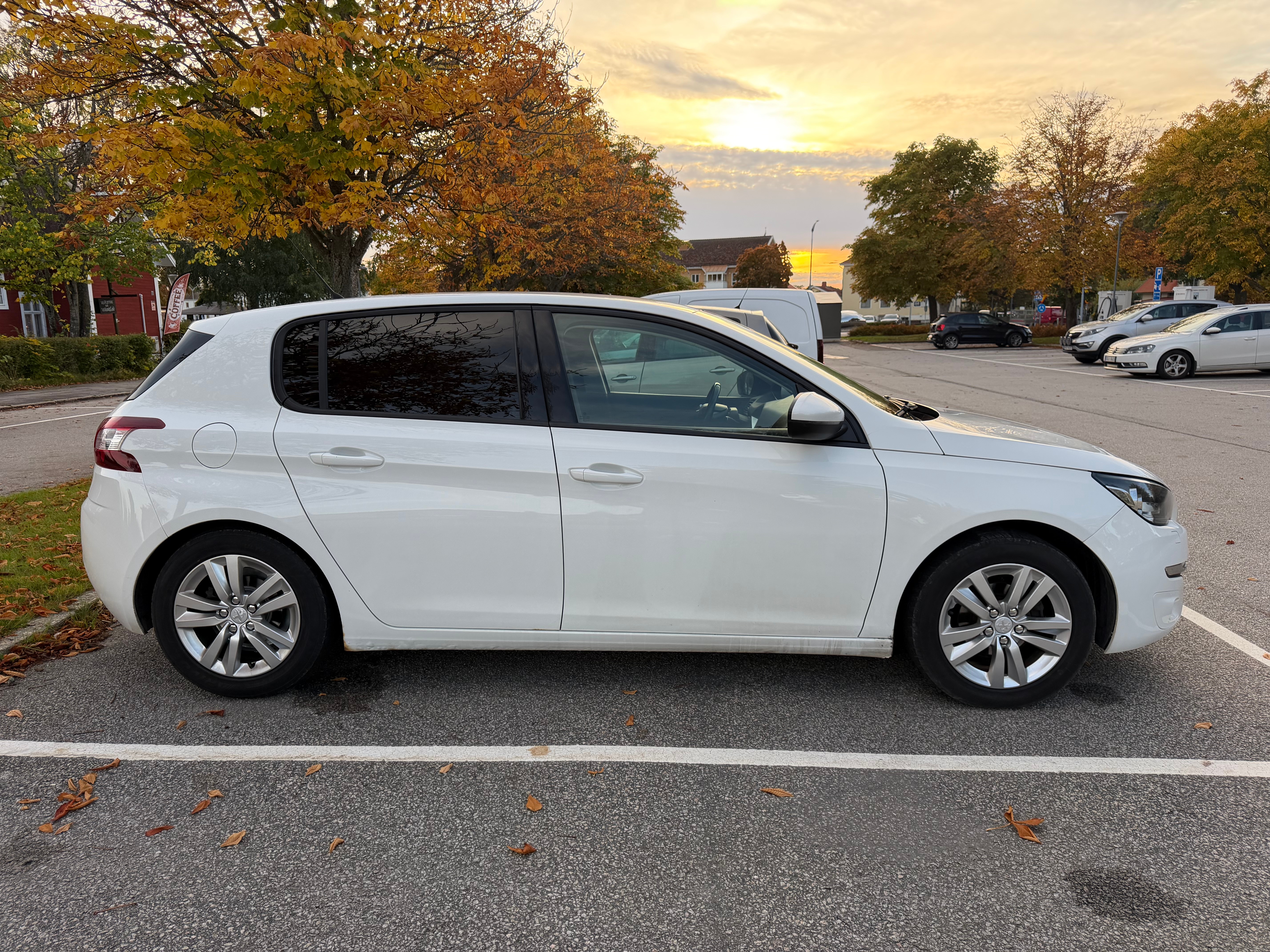 Peugeot 308 1.2 PureTech 110 Manuell 2014, bild 4/10