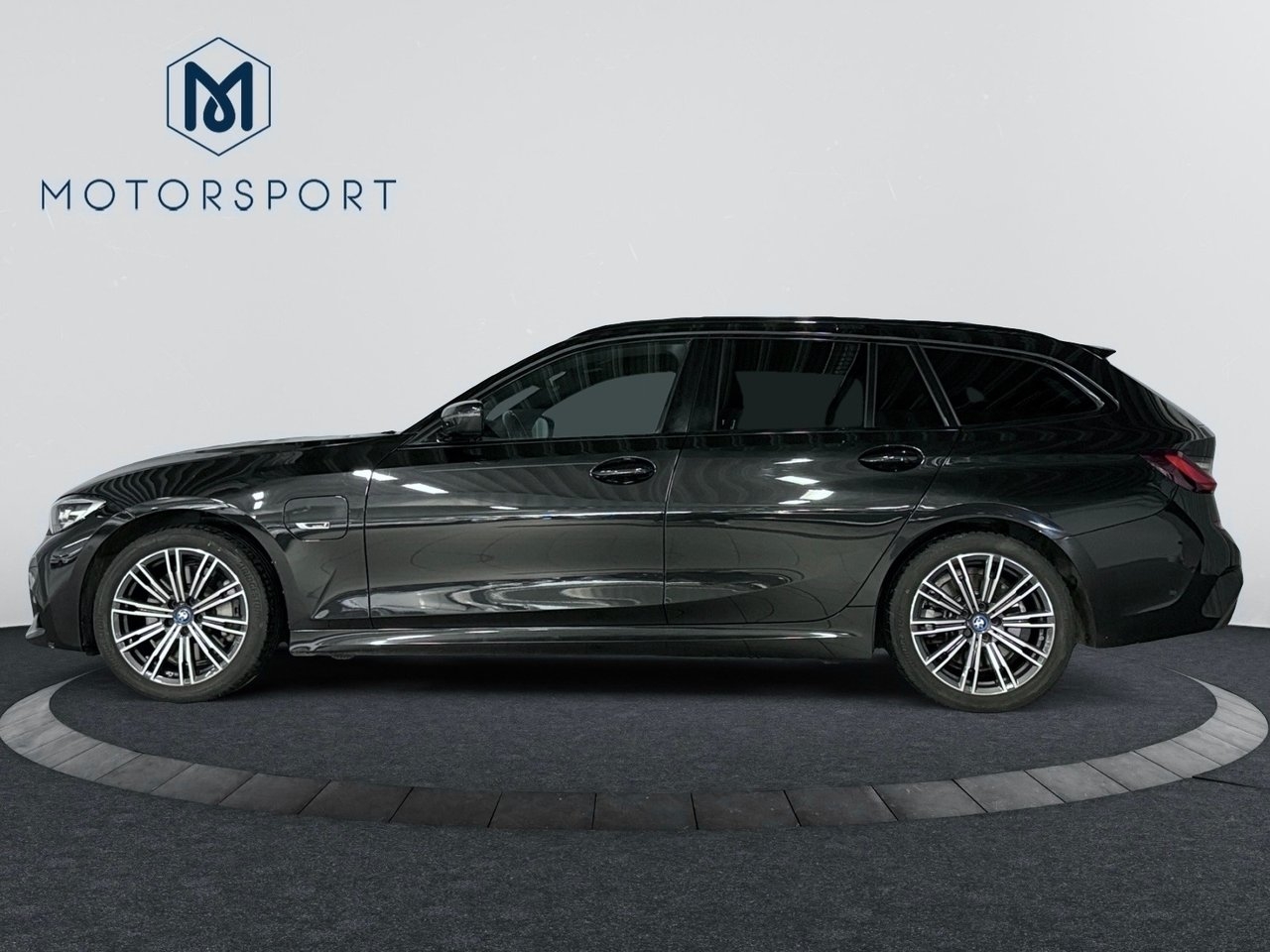 BMW 330 e Touring M Sport Drag 2022, kuva 4/24
