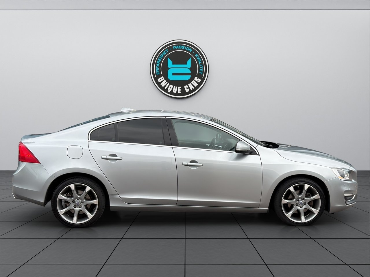 Volvo S60 D4 2015, photo 2/10