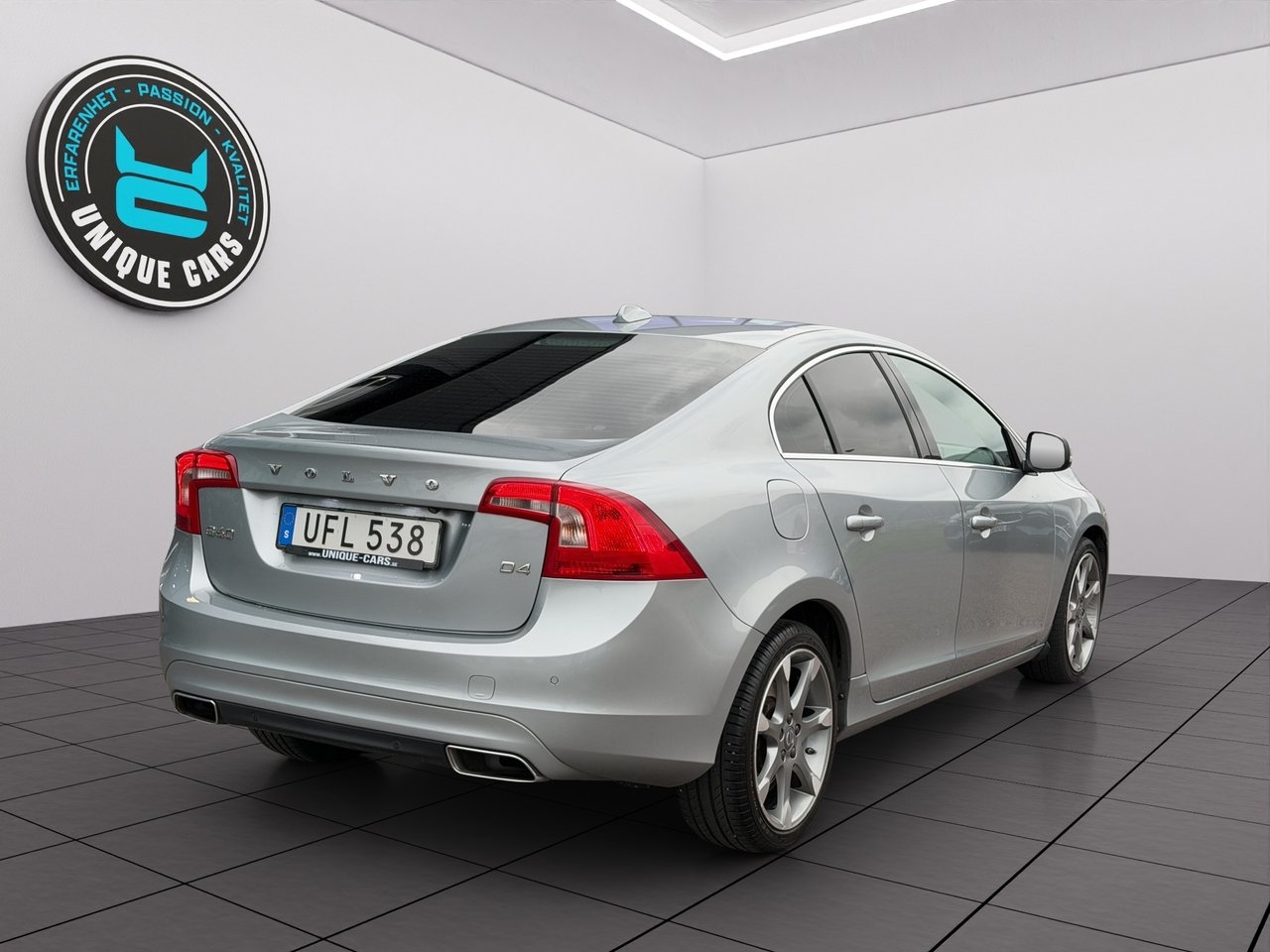 Volvo S60 D4 2015, photo 3/10