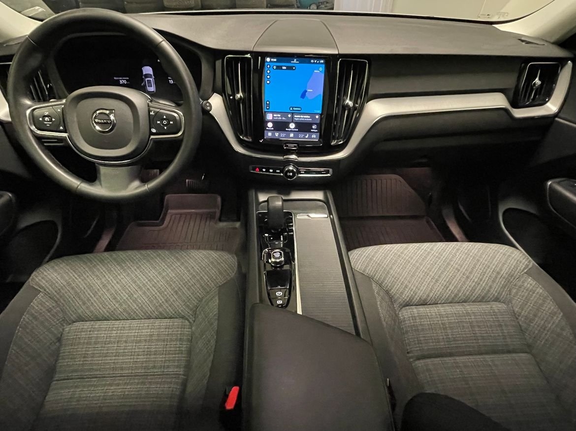Volvo XC60 Recharge T6 Core Edition Drag 2024, bild 7/8