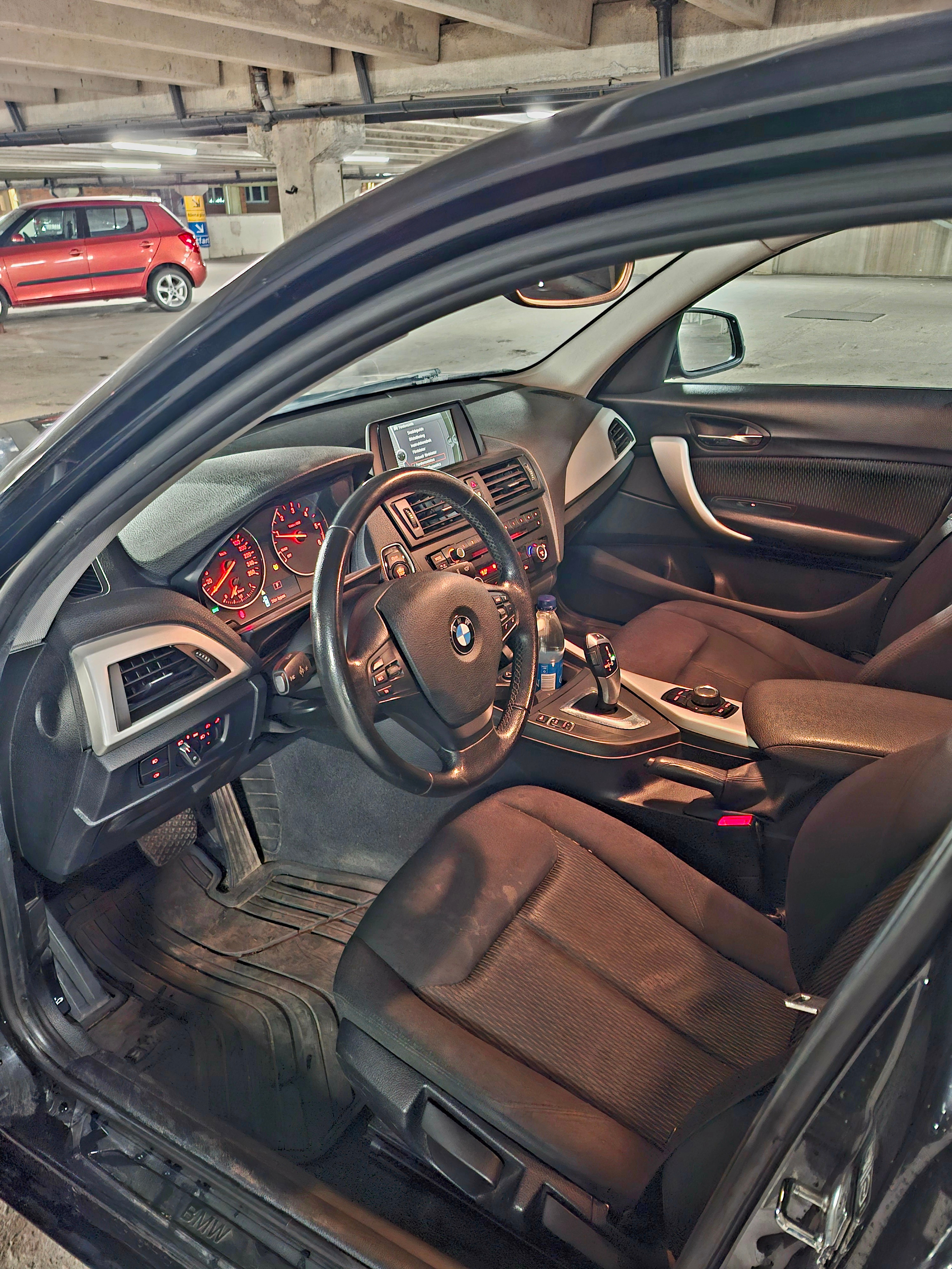 BMW 118 d 5-dörrars Steptronic 2012, kuva 8/8