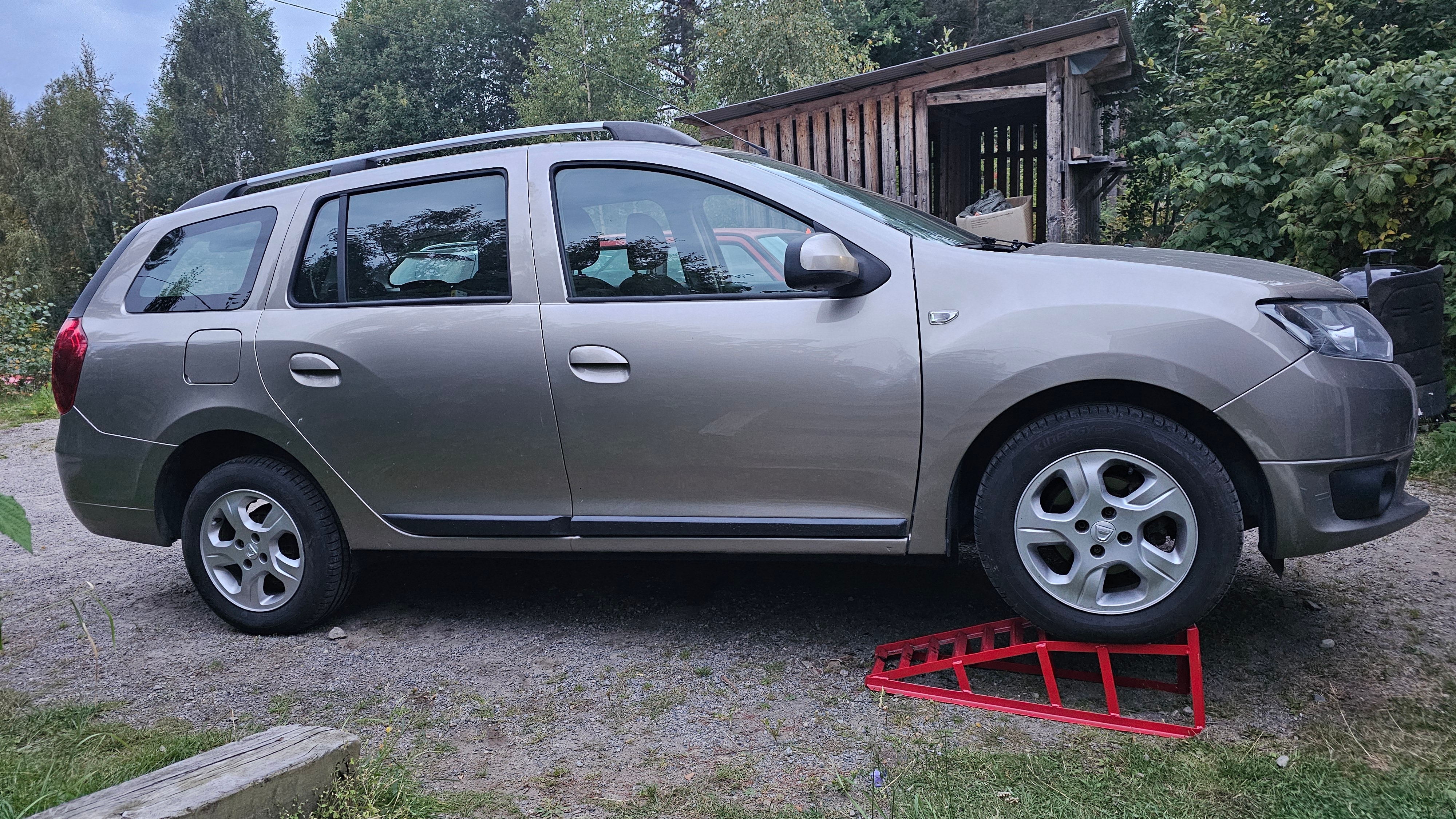 Dacia Logan MCV 0.9 TCe Manuell 2015, bild 2/2