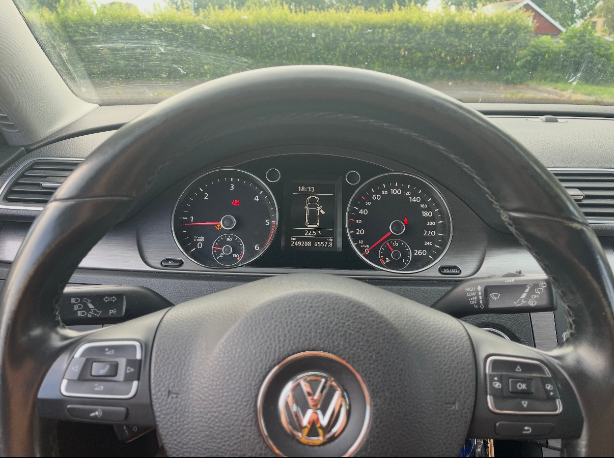 Volkswagen Passat 2012, photo 4/10