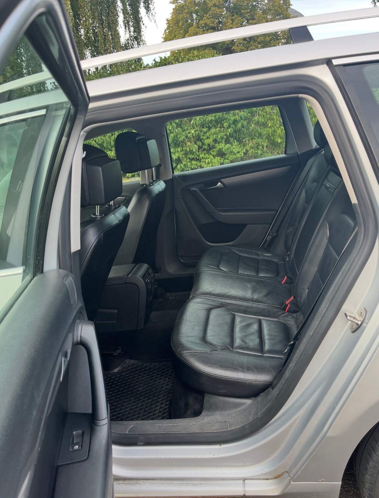 Volkswagen Passat 2012, photo 7/10