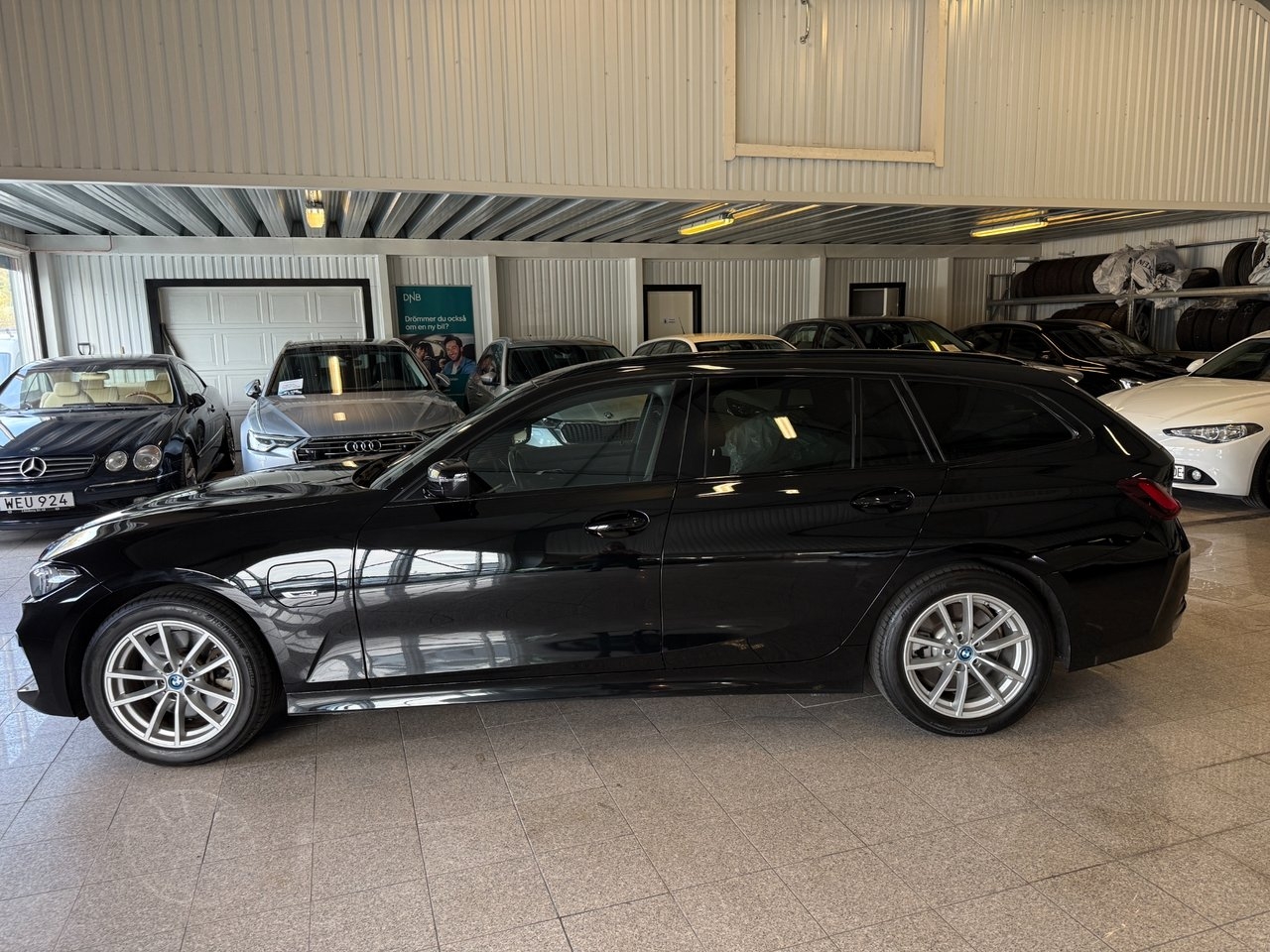 BMW 330 2023, kuva 6/10