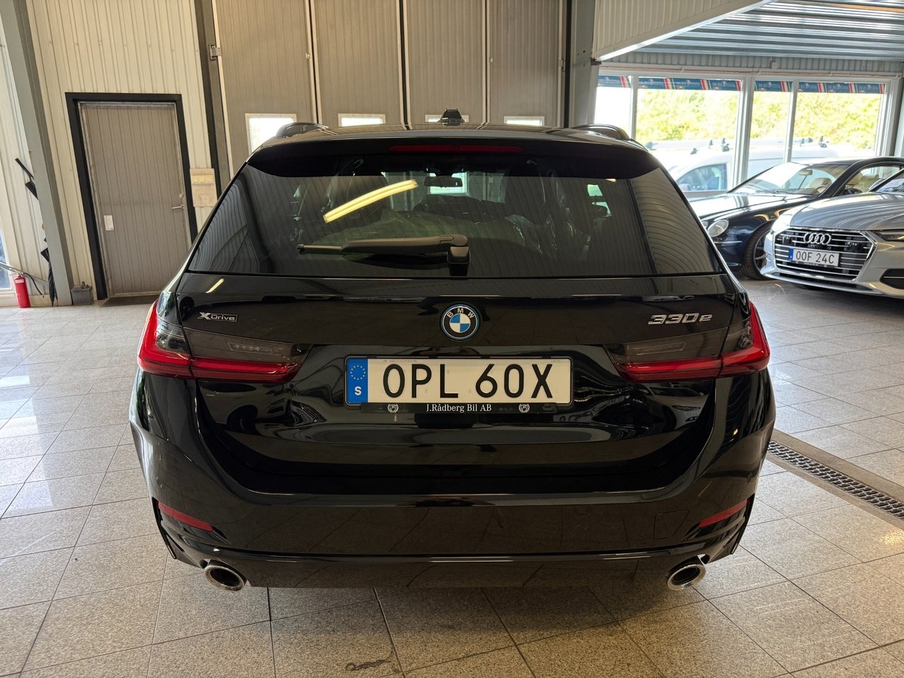BMW 330 2023, kuva 4/10