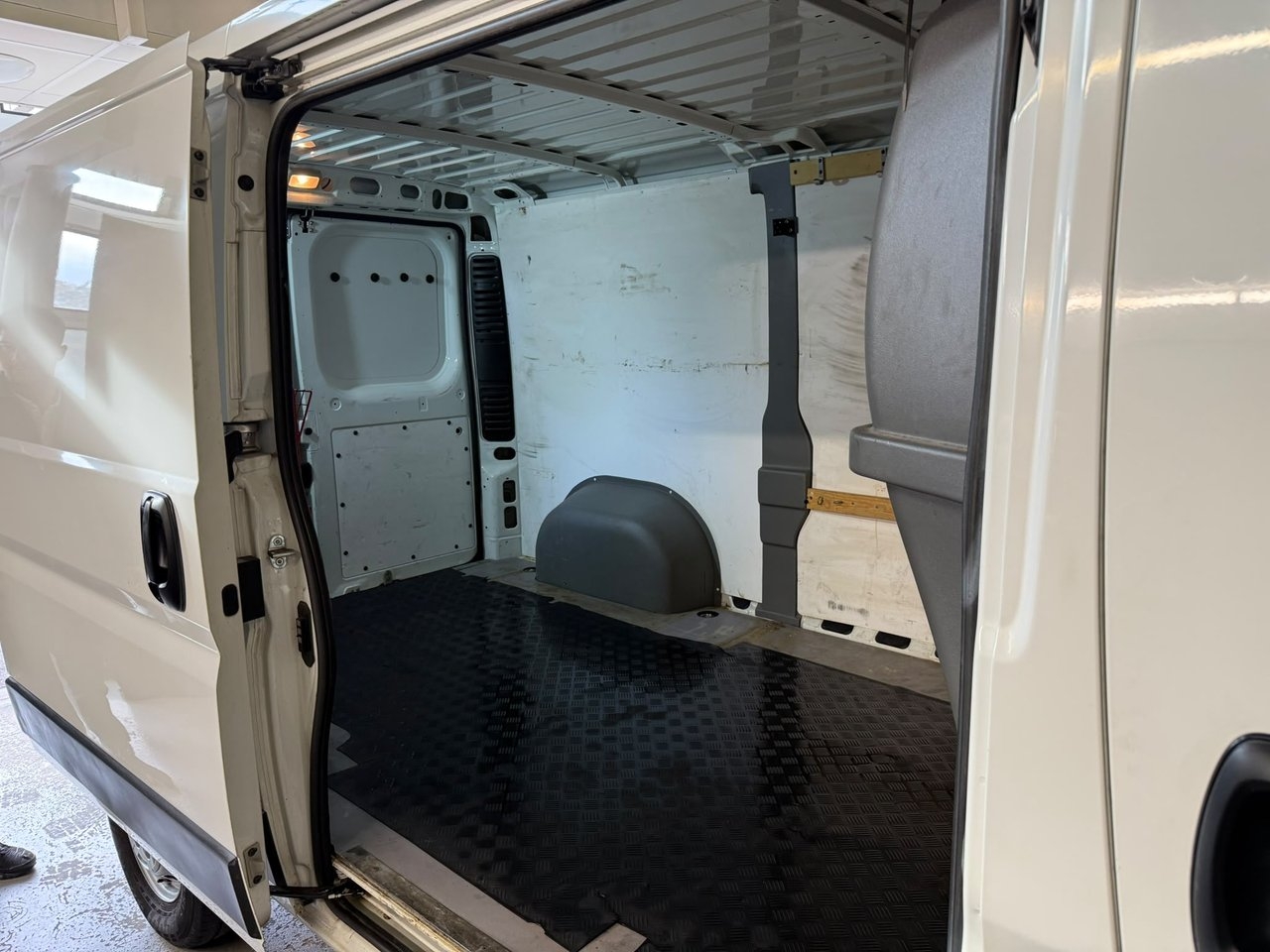 Peugeot Boxer Van 335 2.0 BlueHDi 2018, bild 7/10