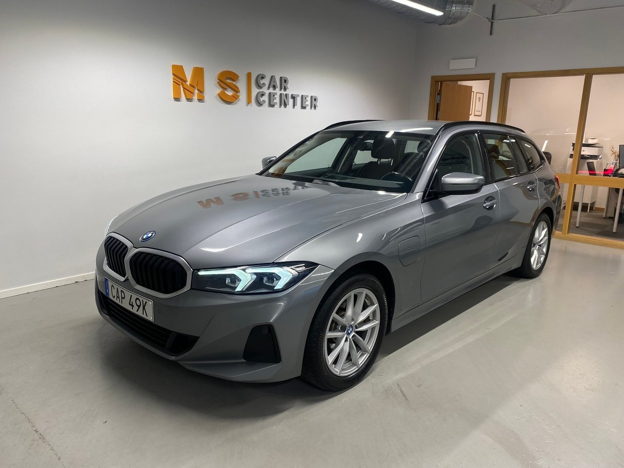 BMW 330