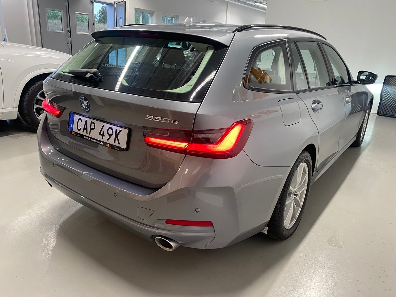 BMW 330 2024, bild 4/10
