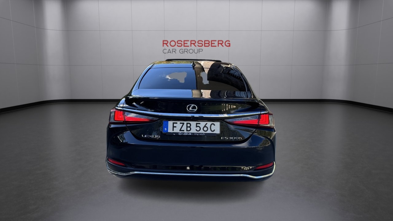 Lexus ES 2023, photo 4/10