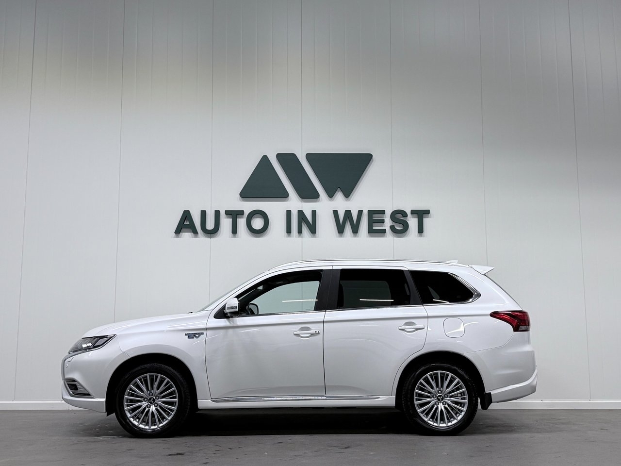 Mitsubishi Outlander 2019, bild 3/10
