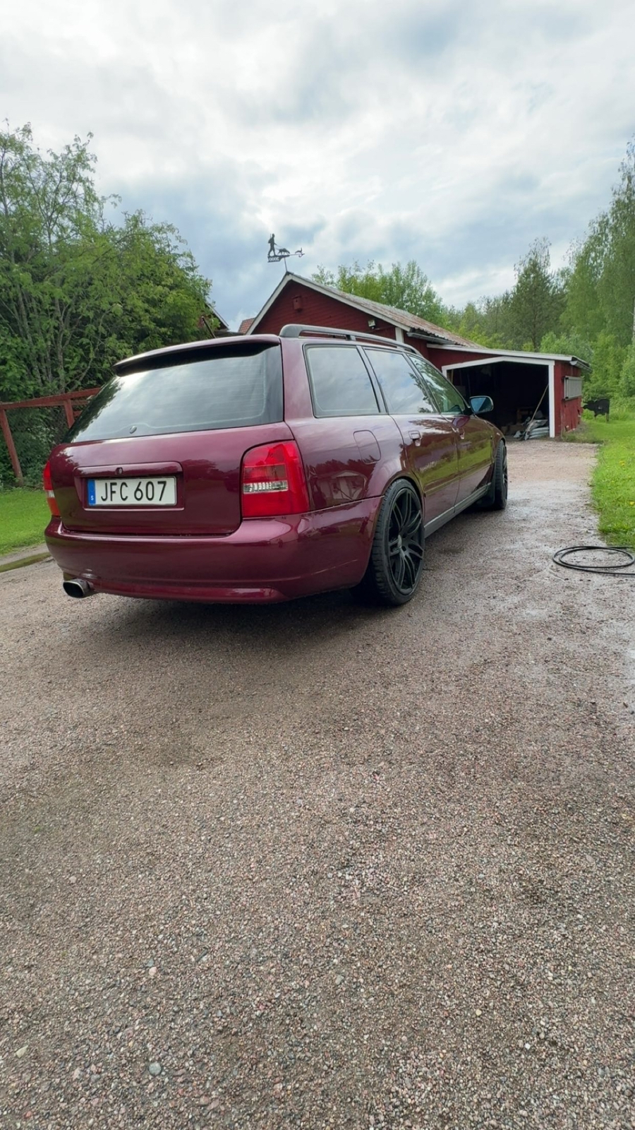 Audi A4 Avant 1.8 T quattro Manuell 1999, bild 2/9