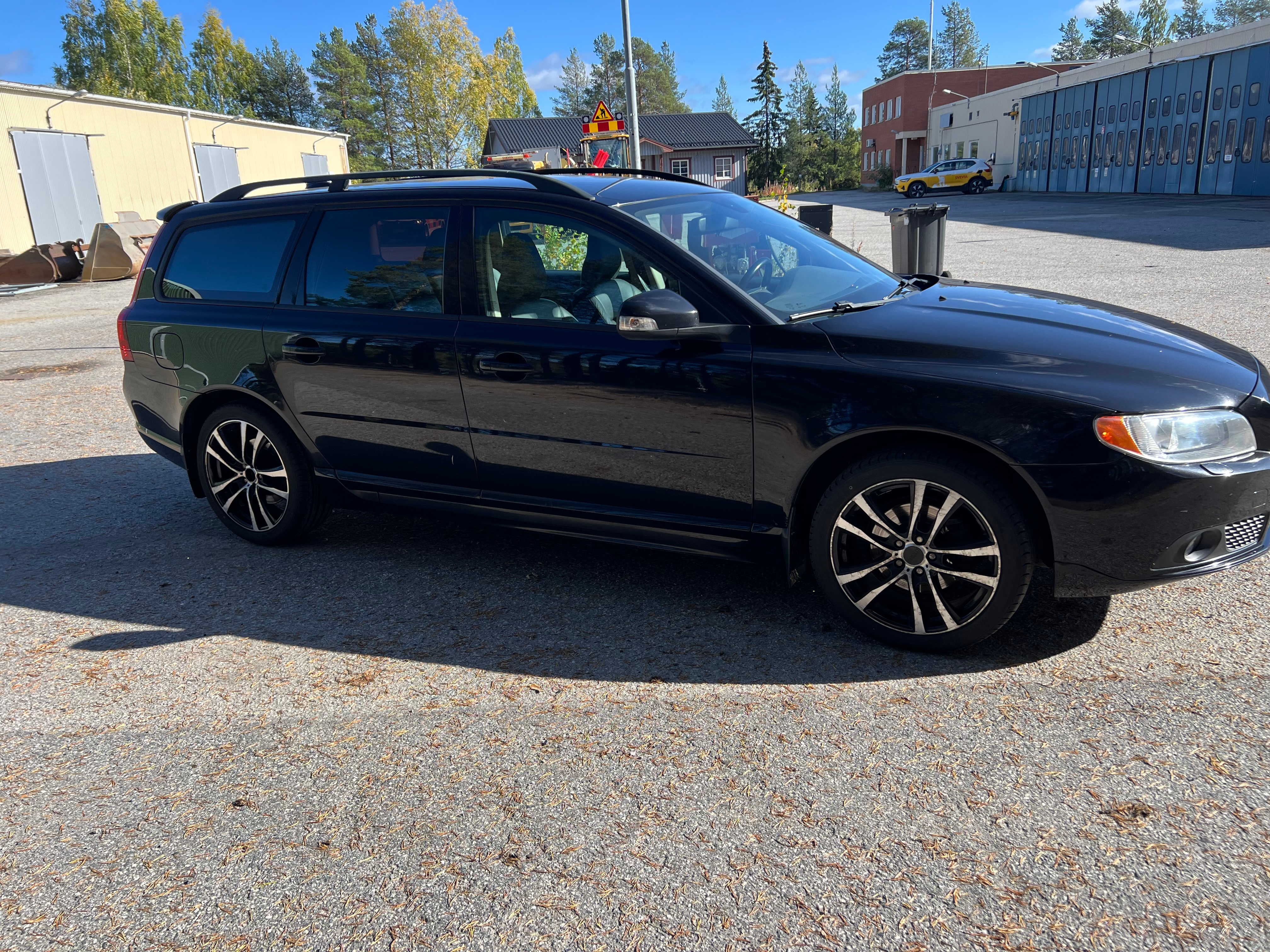 Volvo V70 2.0F Manuell 2009, bild 2/3