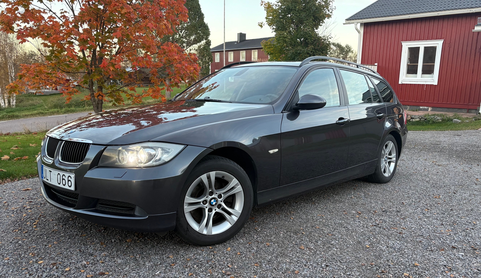 BMW 320d 2008, photo 6/7