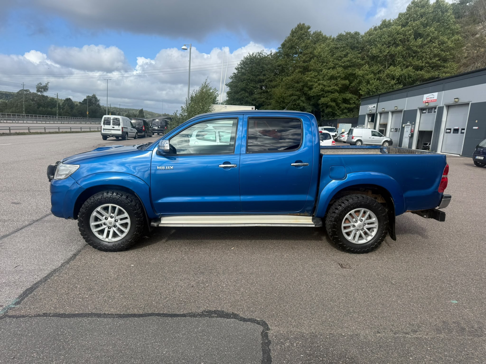 Toyota HiLux 2012, bild 3/8
