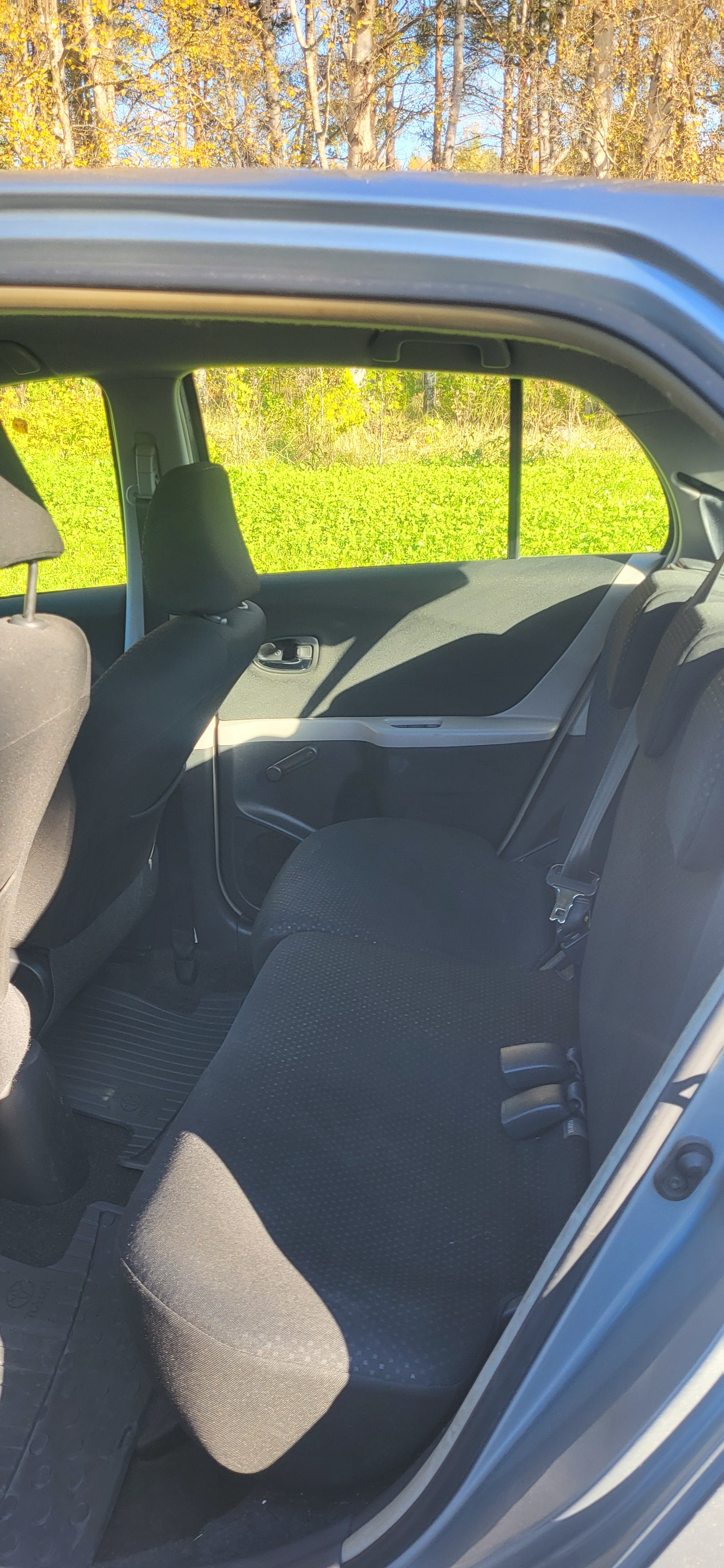 Toyota Yaris 2011, bild 6/8