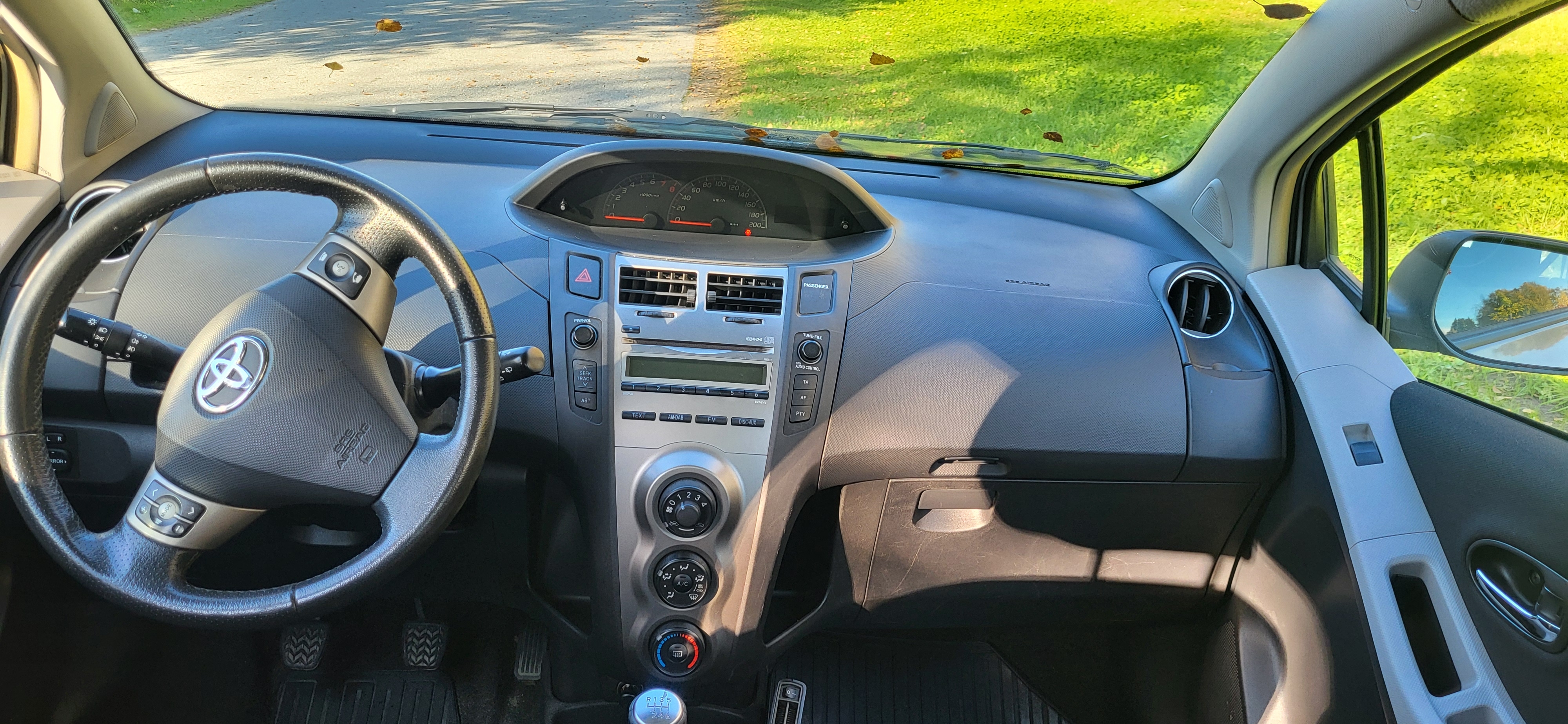 Toyota Yaris 2011, bild 5/8