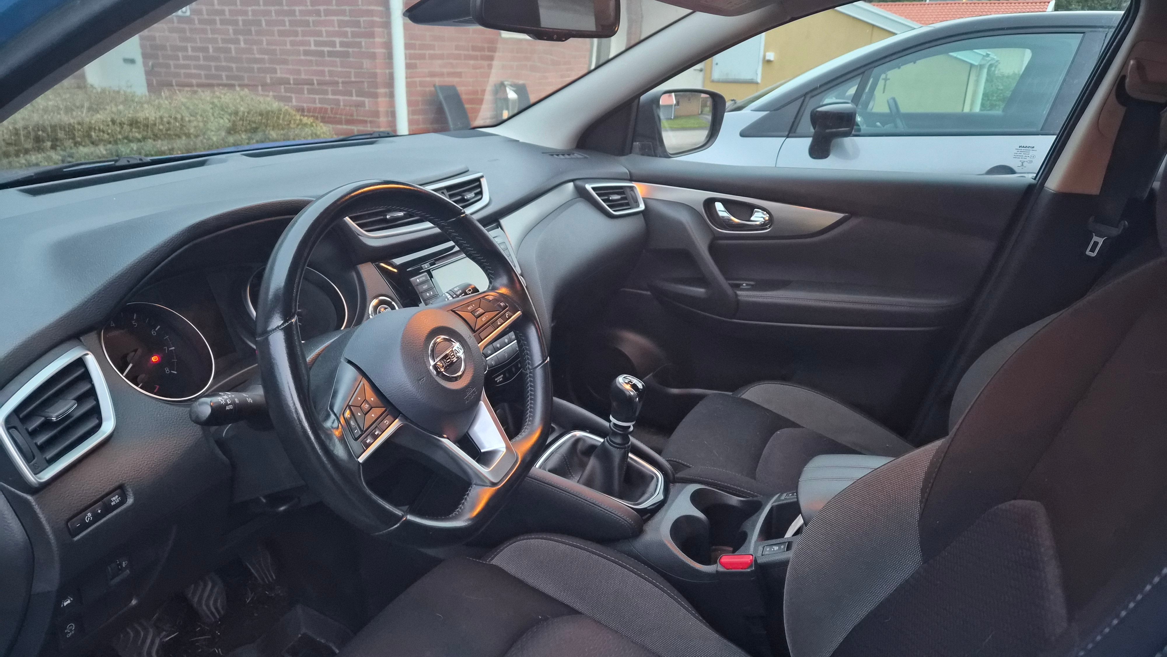 Nissan Qashqai 1.3 DIG-T Manuell 2019, bild 4/5