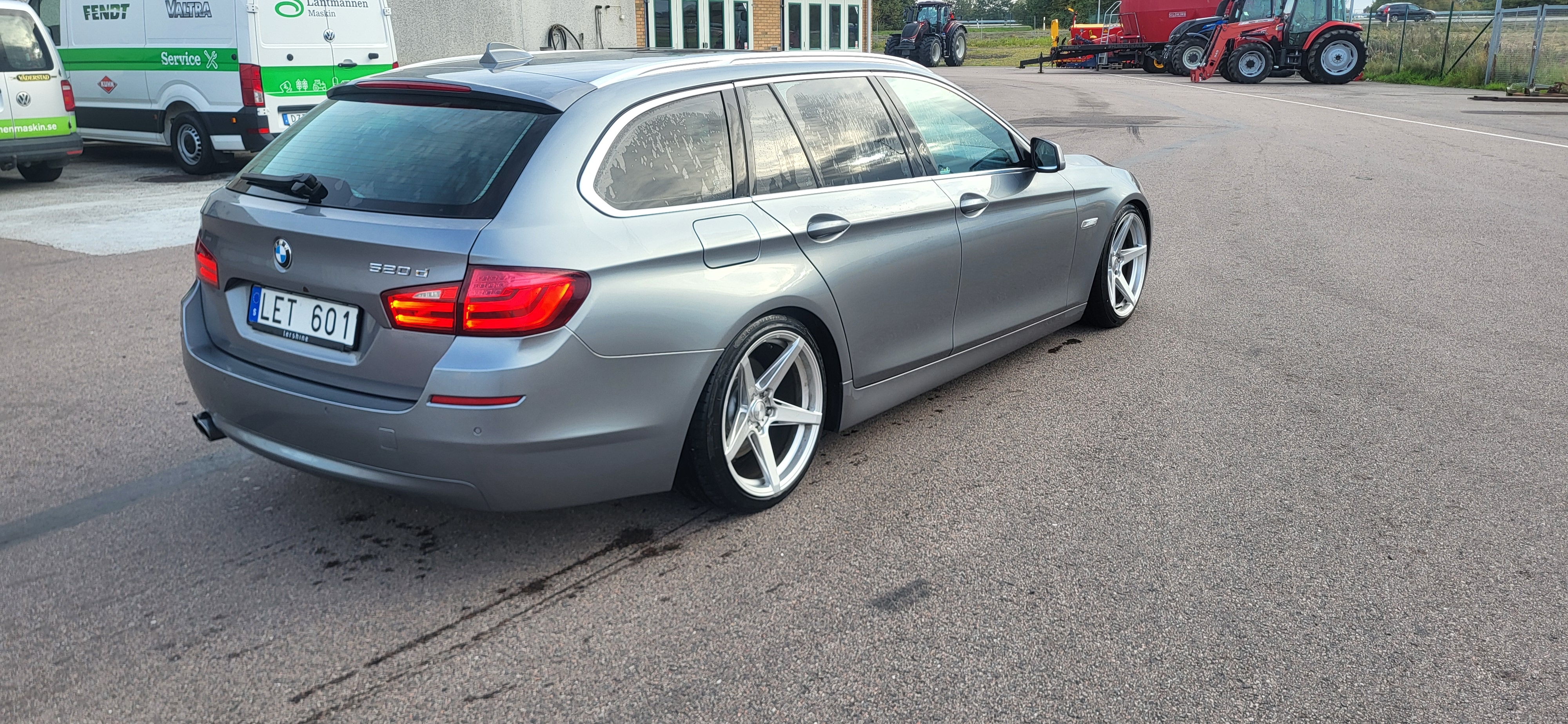 BMW 520 2011, photo 2/4