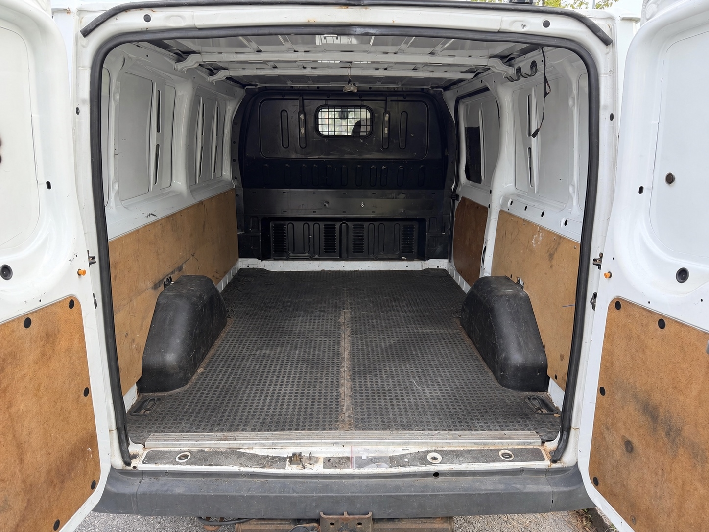 Ford Transit T260 2.2 TDCi Manuell 2007, bild 7/9