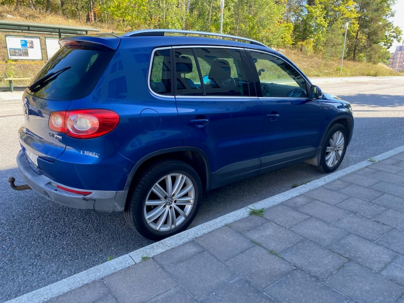 Volkswagen Tiguan 2010, photo 2/5