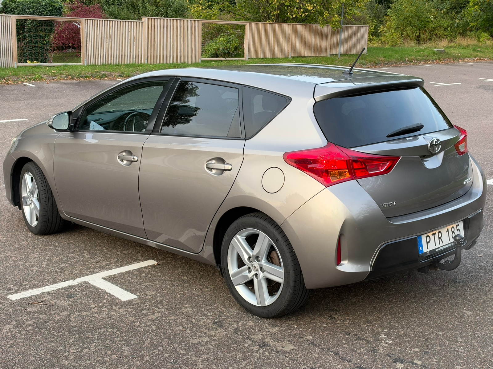 Toyota Auris 1.6 Valvematic Manuell 2014, bild 3/8