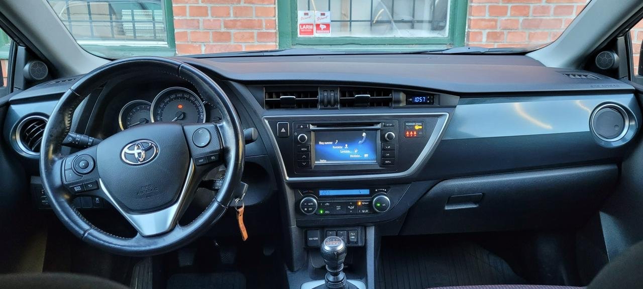 Toyota Auris 1.6 Valvematic Manuell 2014, bild 8/8