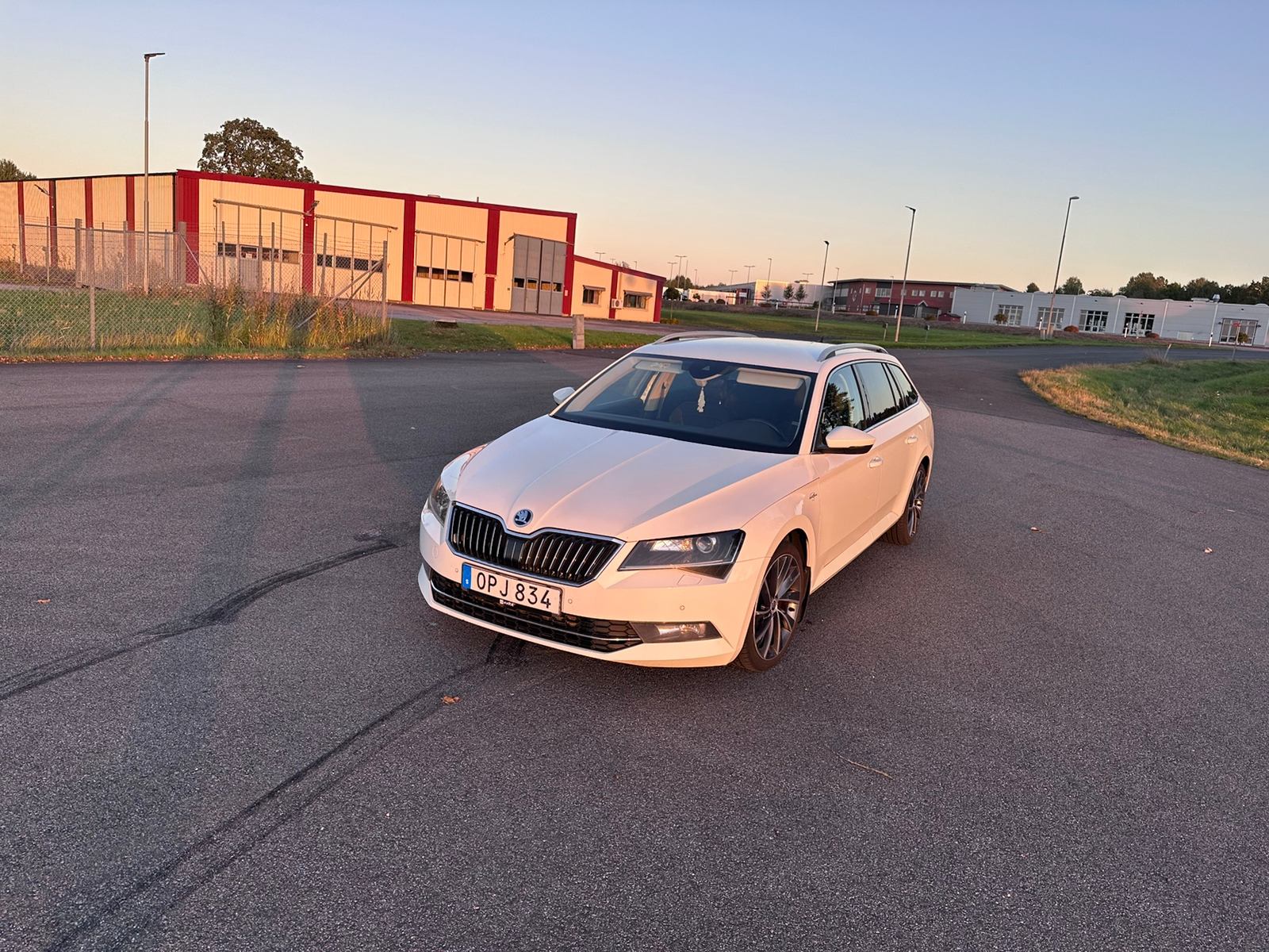 Skoda Superb 2017, bild 2/9