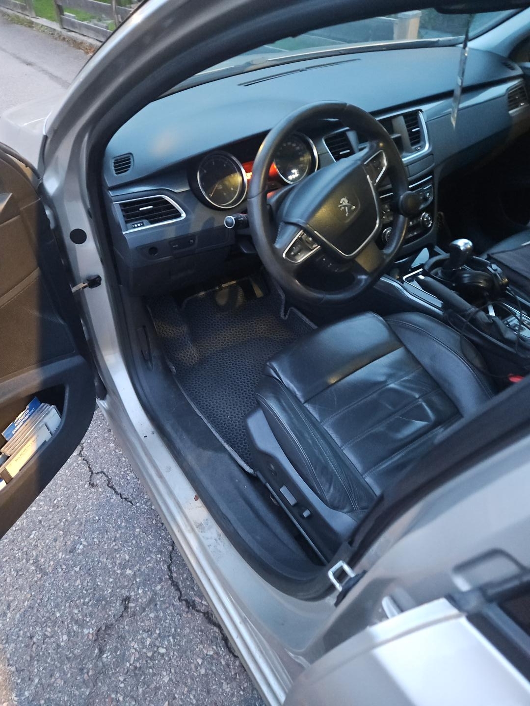 Peugeot 508 SW 1.6 e-HDi 110 FAP 8v EGS 2012, bild 6/7