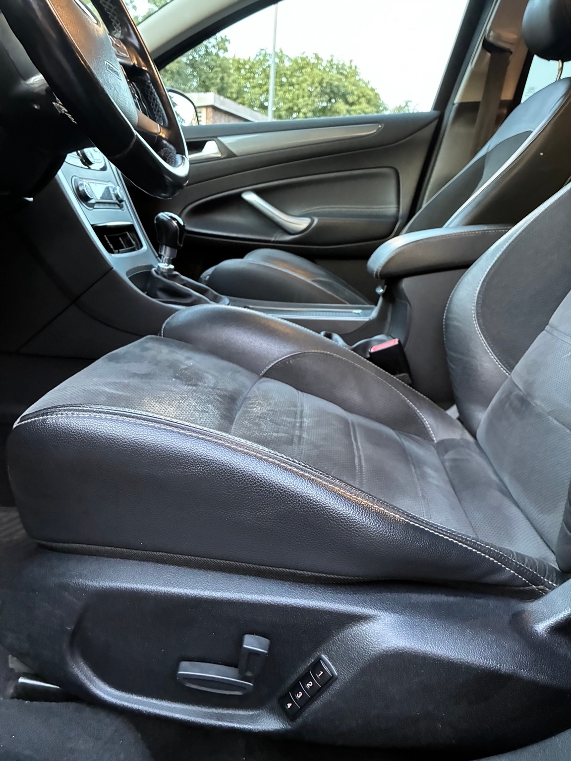 Ford Mondeo Kombi 1.6 TDCi Manuell 2011, kuva 4/9