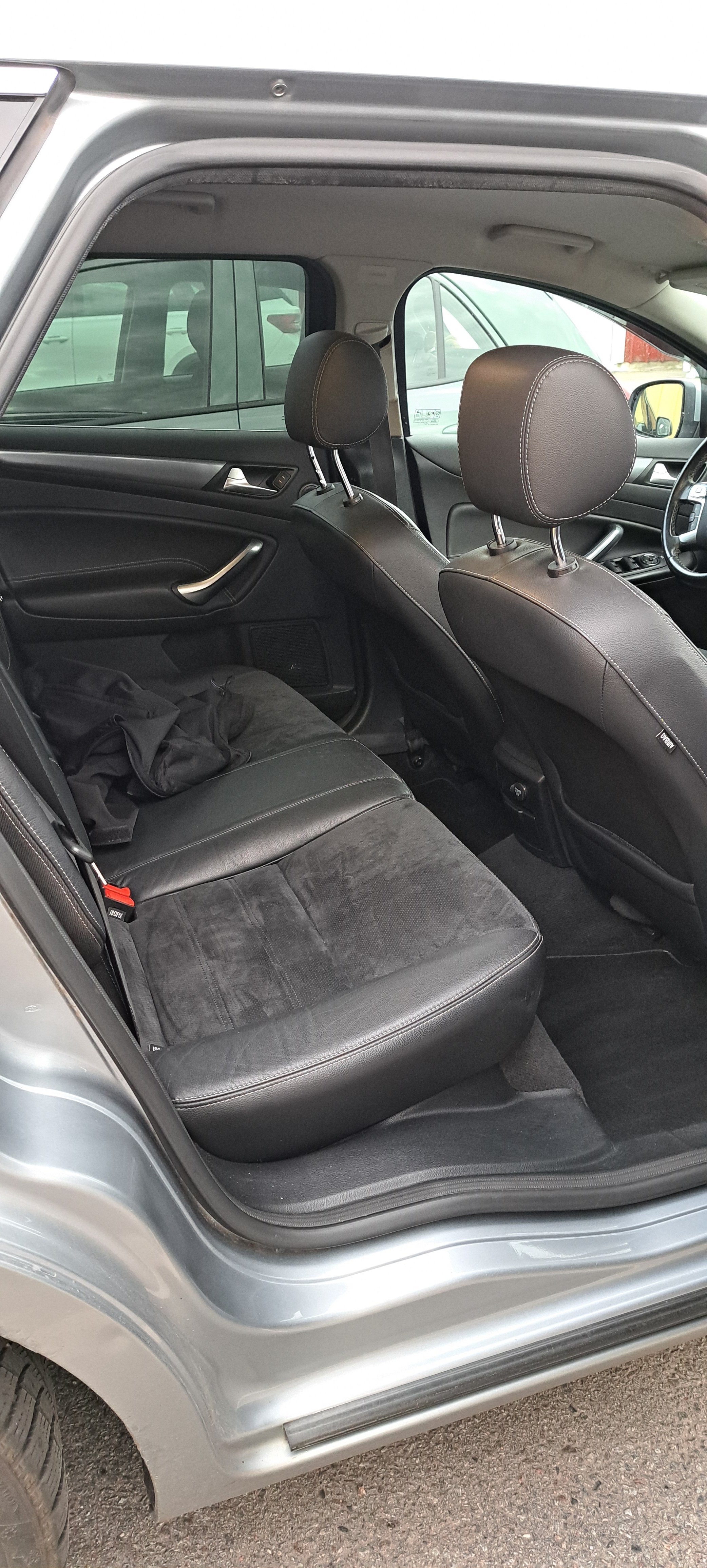 Ford Mondeo Kombi 1.6 TDCi Manuell 2011, bild 7/10