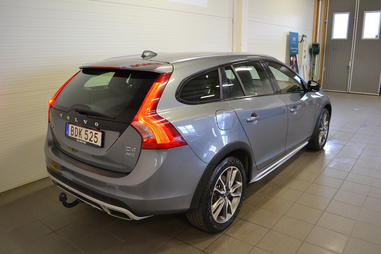 Volvo V60 Cross Country 2017, kuva 6/10