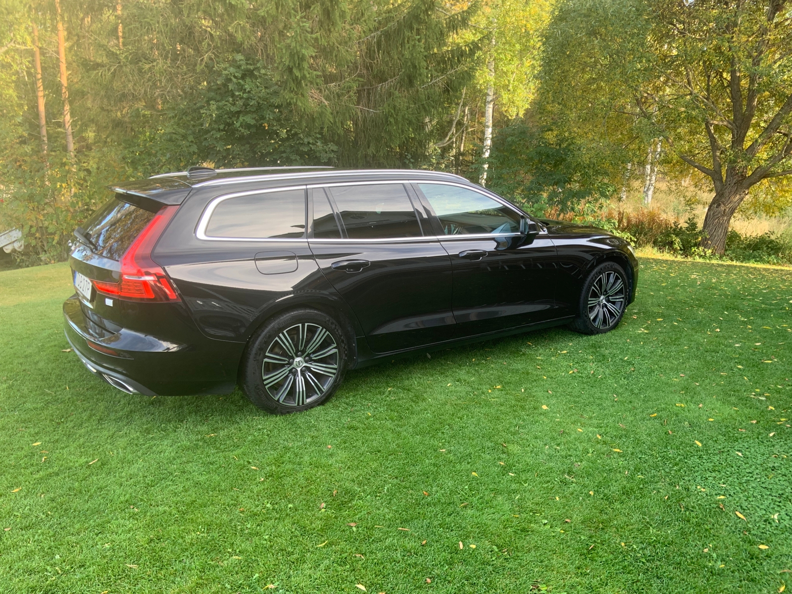 Volvo V60 Recharge T6 AWD Geartronic 2021, kuva 2/7