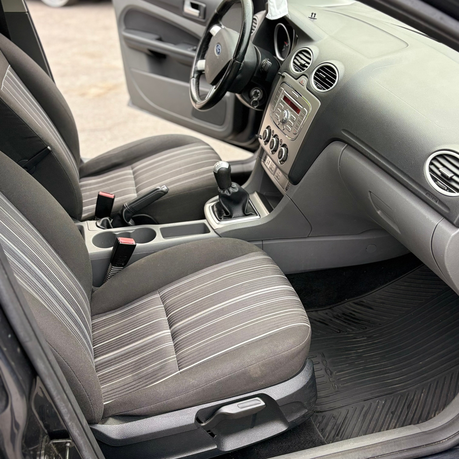Ford Focus Kombi 1.8 Flexifuel Manuell 2008, kuva 7/9