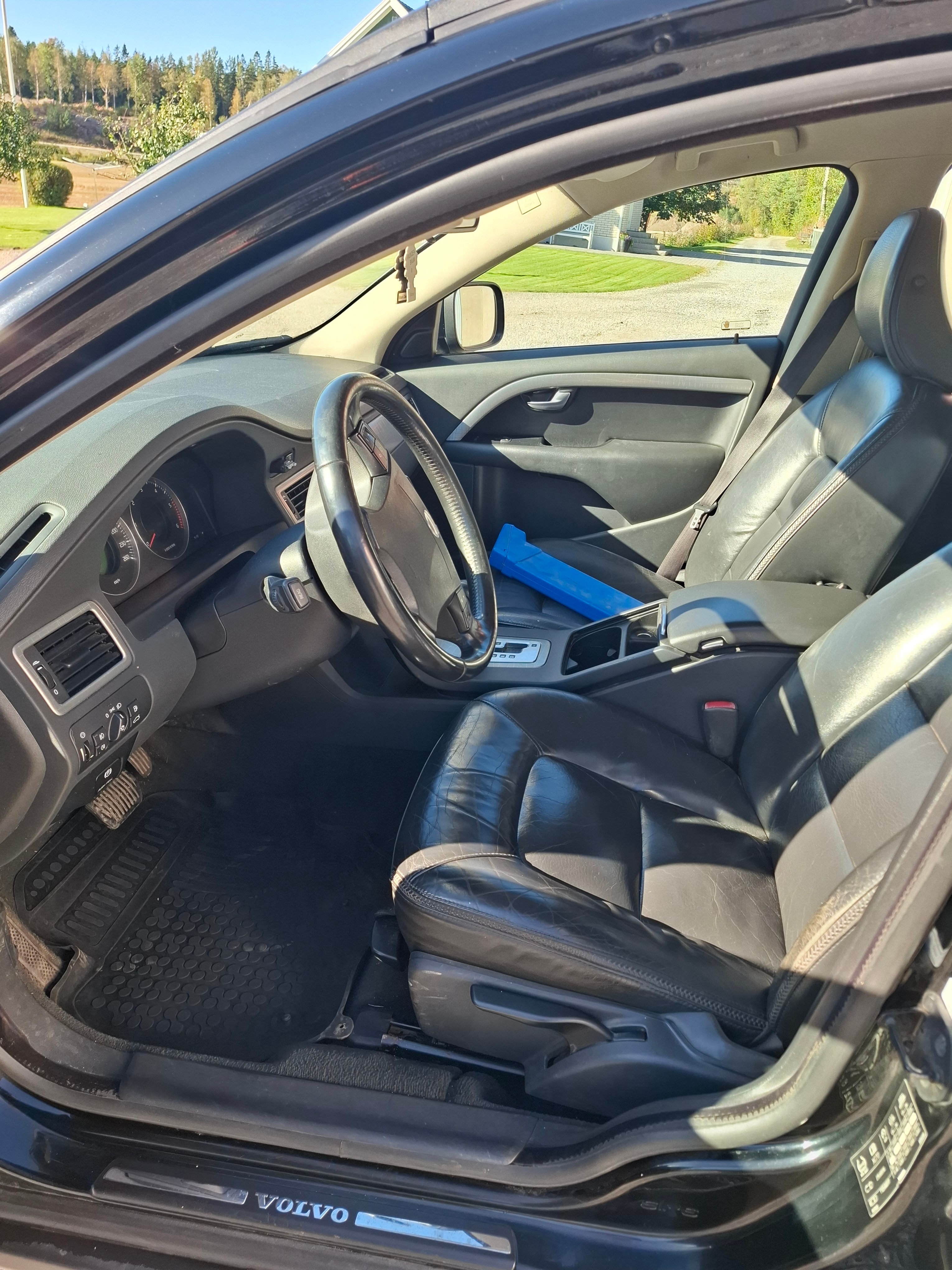 Volvo XC70 D5 AWD Geartronic 2008, kuva 3/5