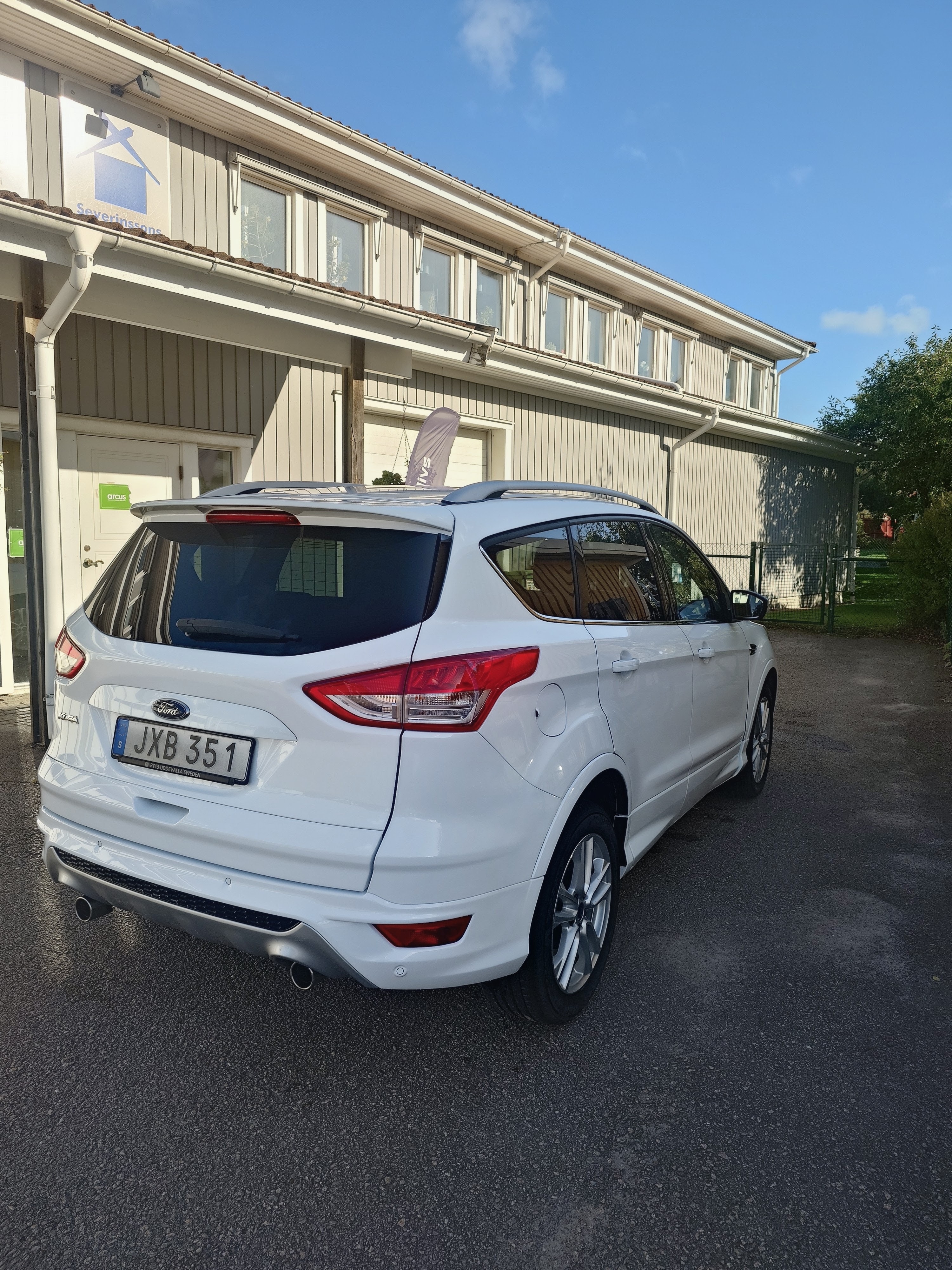 Ford Kuga 2.0 TDCi AWD Powershift 2015, bild 3/8