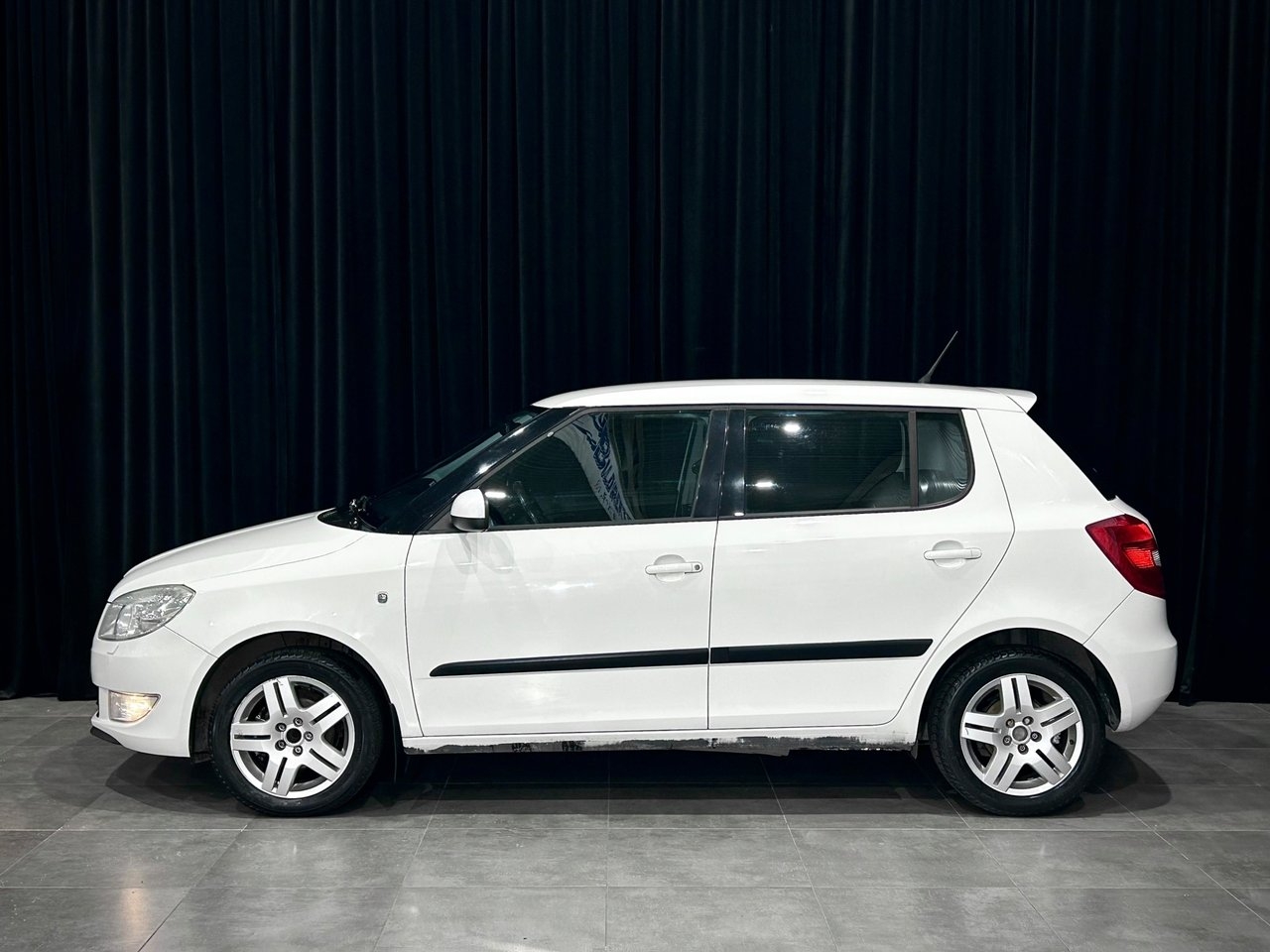 Skoda Fabia 2012, kuva 6/10