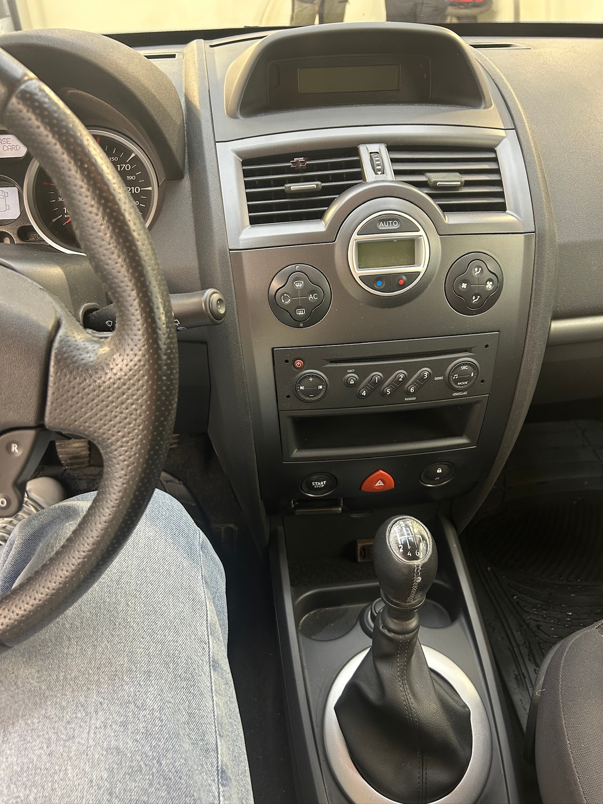 Renault Megane II 5-dörrar 2.0 Manuell 2006, photo 5/7