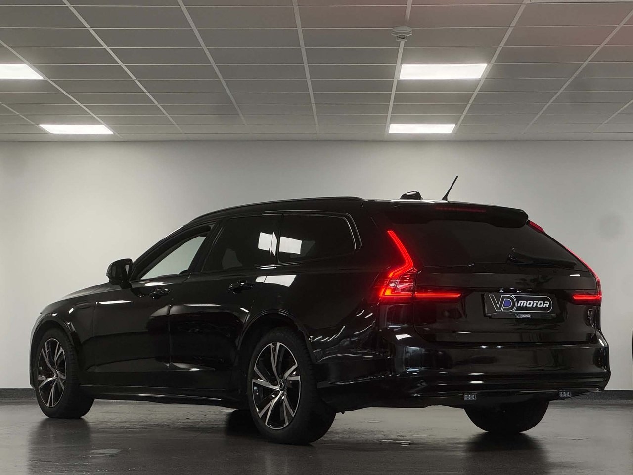 Volvo V90 2023, bild 2/10