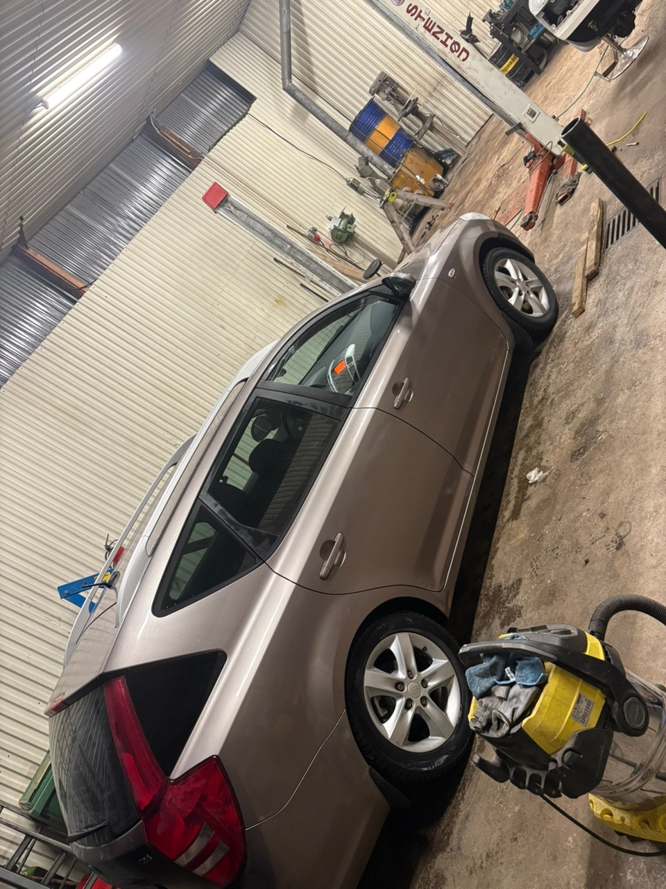 Kia Ceed _sw 1.6 CRDi Manuell 2009, bild 2/10