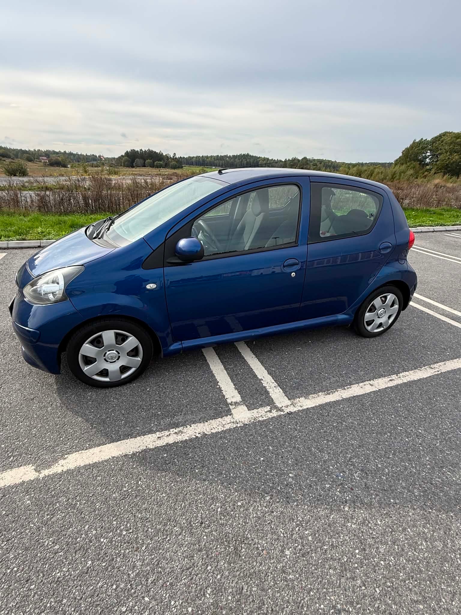 Toyota Aygo 5-dörrar 1.0 VVT-i MultiMode 2008, bild 2/7