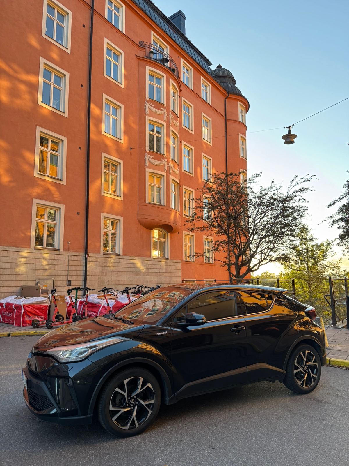 Toyota C-HR Hybrid CVT 2020, bild 2/10