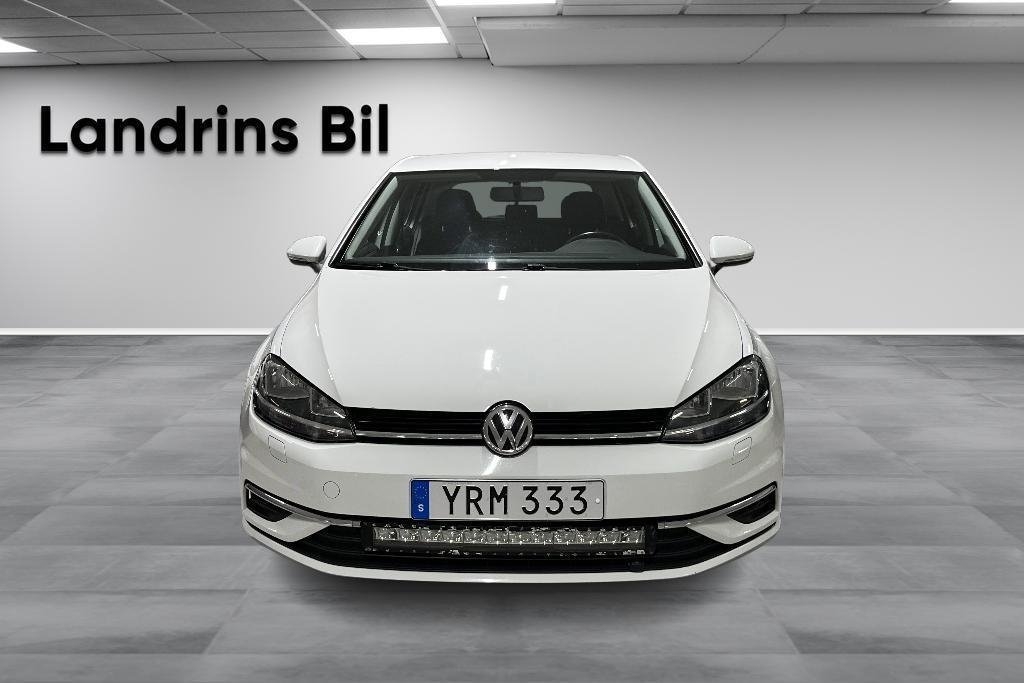 Volkswagen Golf 5-dörrar 1.0 TSI Base 2019, bild 2/10