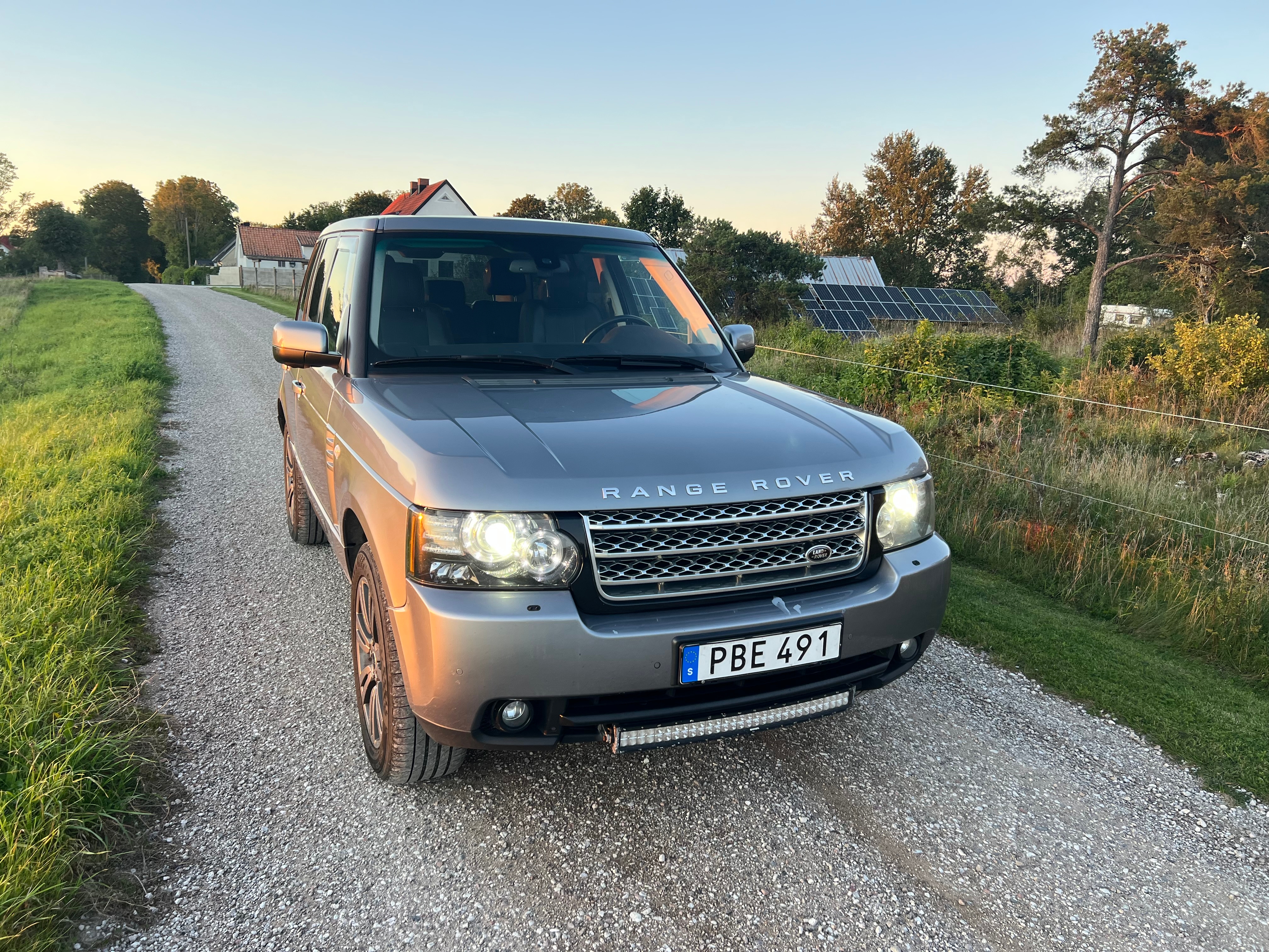 Land Rover Range Rover Vouge 2012, kuva 3/10
