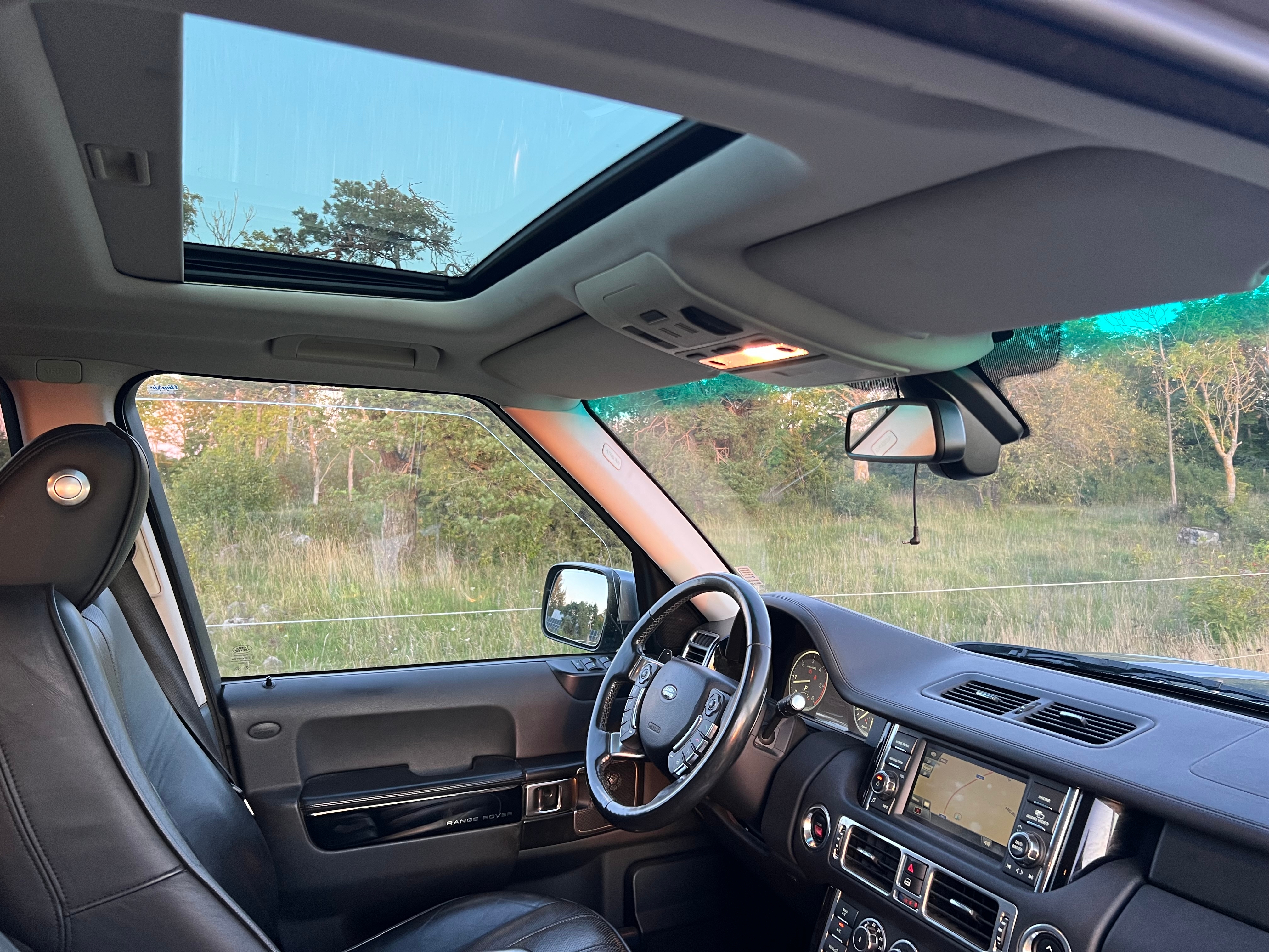 Land Rover Range Rover Vouge 2012, kuva 7/10