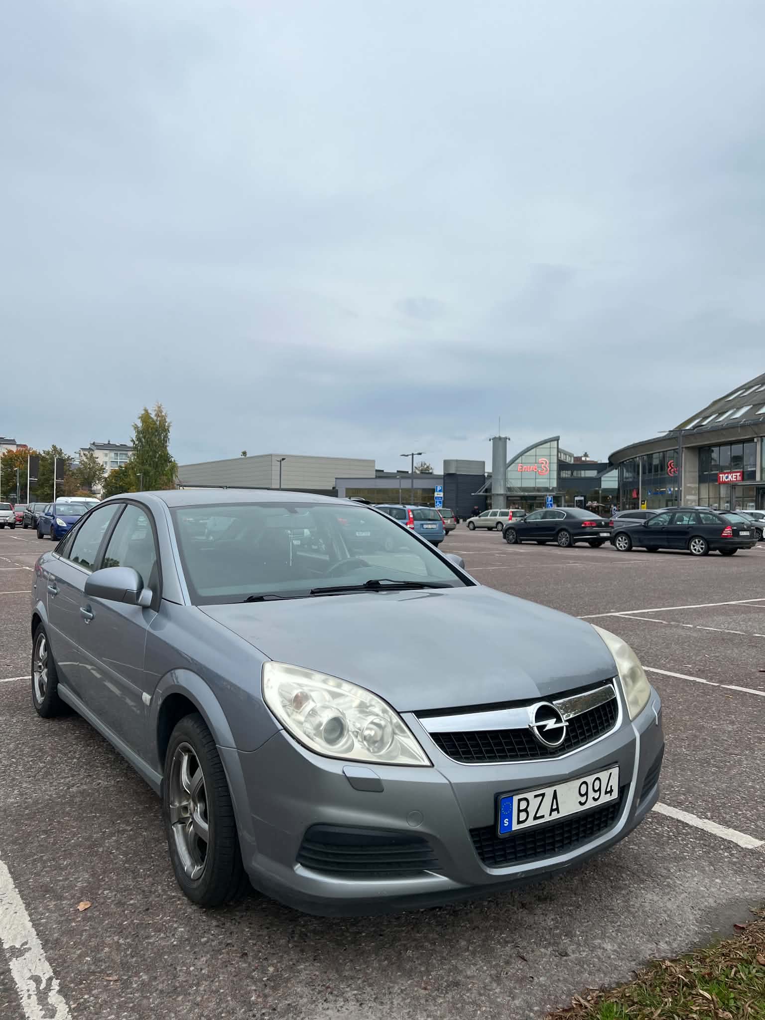 Opel Vectra GTS 2.2 Direct Manuell 2007, bild 2/7