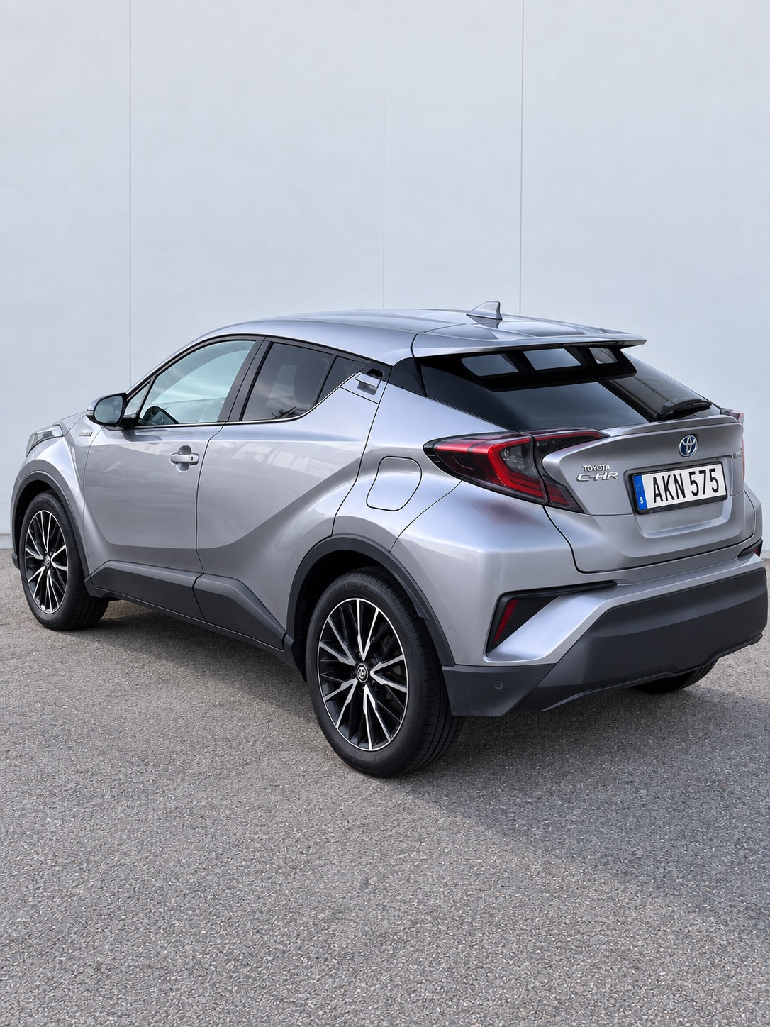 Toyota C-HR Hybrid CVT 2018, bild 2/5