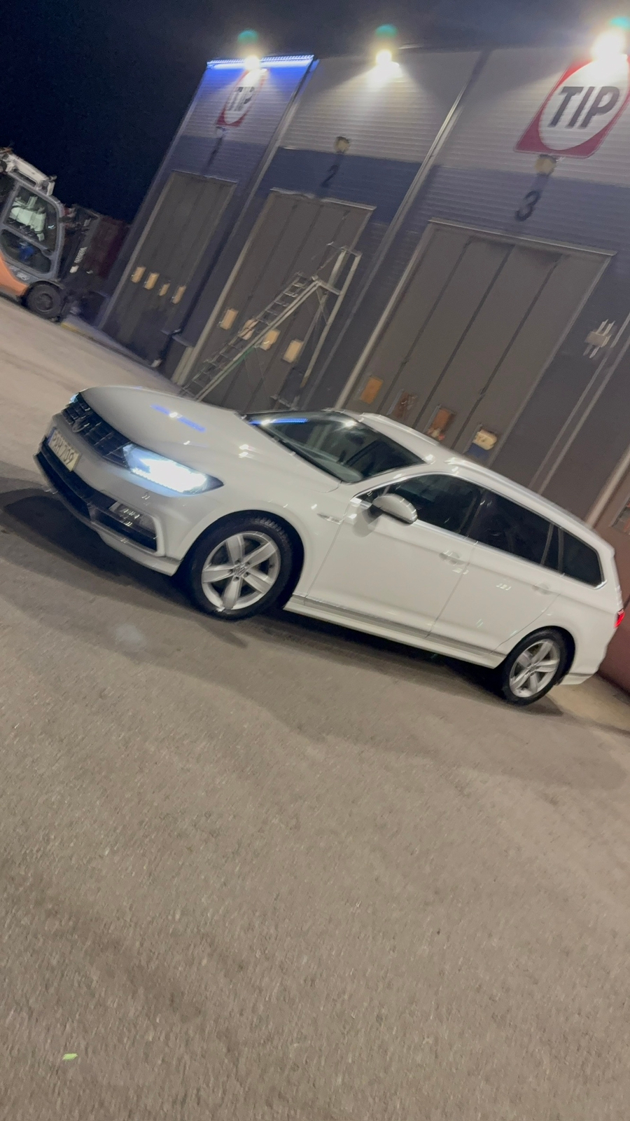 Volkswagen Passat 2.0 TDI 4Motion R-line 2018, bild 4/10