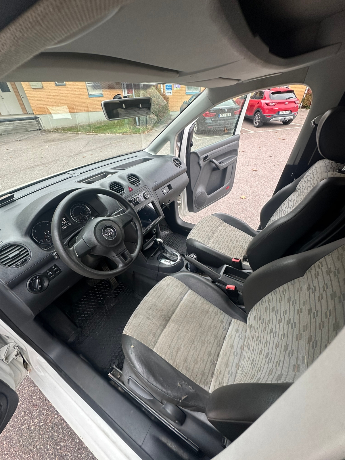 Volkswagen Caddy Maxi 2012, bild 5/10